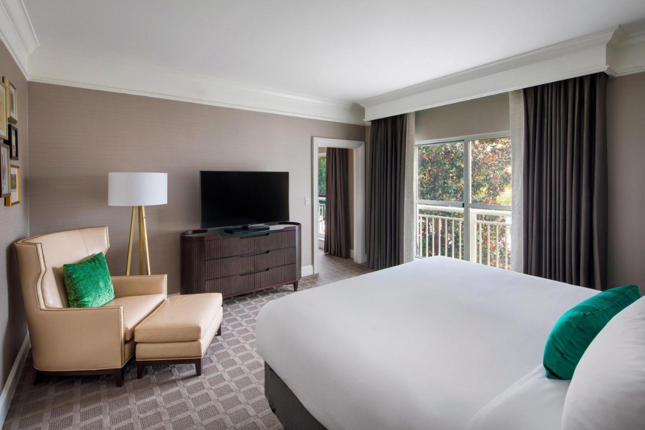 1 Bedroom Junior Suite 1 King,1709995952:JPEG